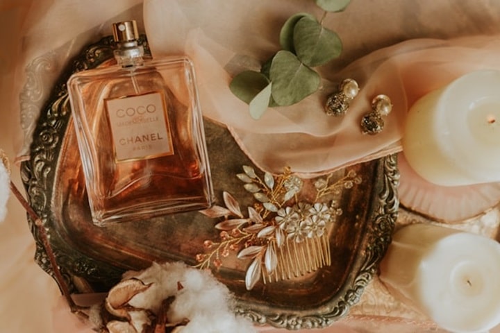 عطر مناسب قرار عاشقانه