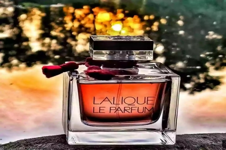 عطر لالیک